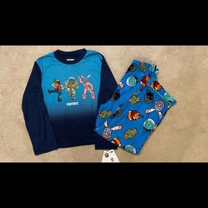 Nwt Boys Fortnite Long sleeve pajamas size 14.